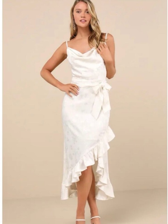 Lulus Dresses & Skirts - Lulus Modern Passion NWT size XL Ivory Floral Satin Jacquard Ruffled Midi Dress